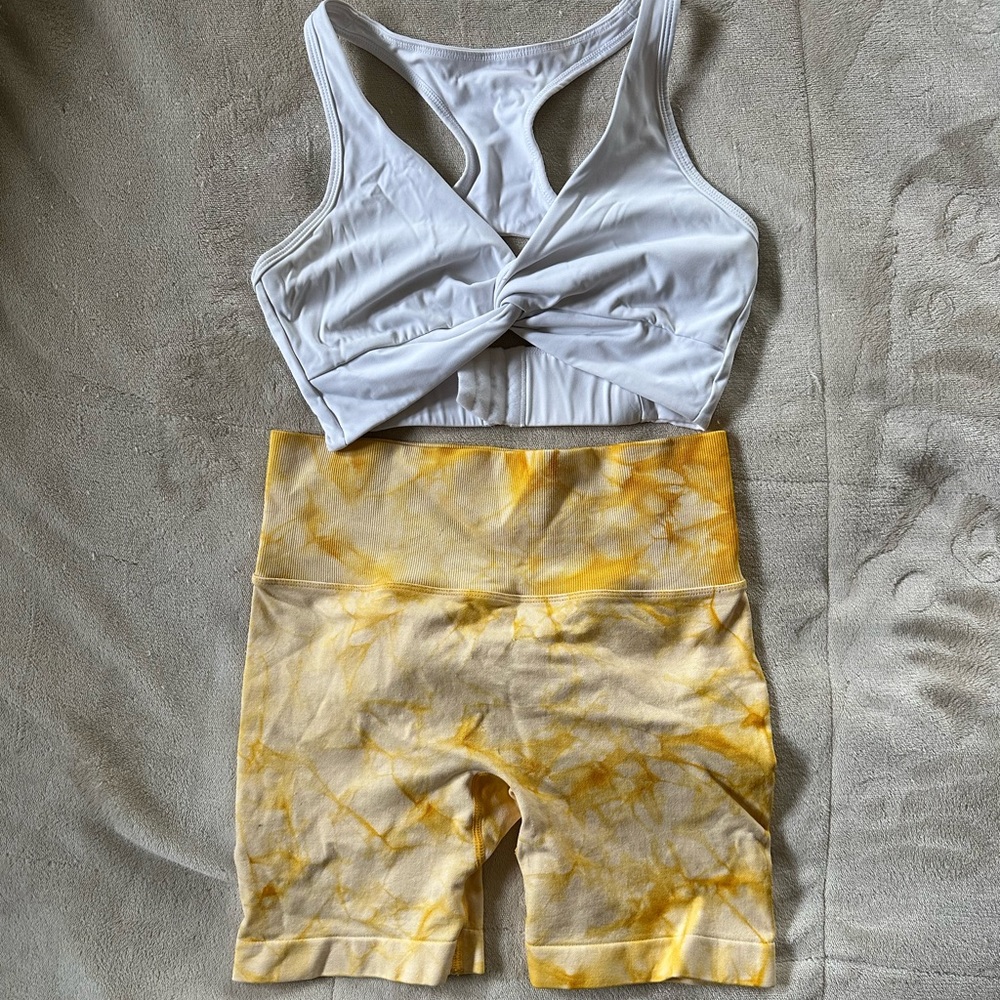 PCHEEBUM SCRUNCH BUM SHORT SET SIZE M